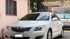 Selling Pearl White Toyota Camry 2009 in Manila
