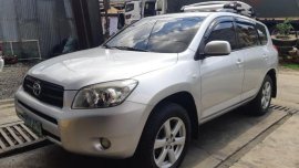 Selling 2006 Toyota Innova in La Trinidad