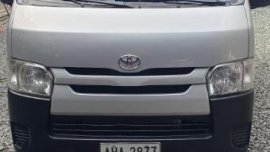 Sell 2nd Hand 2015 Toyota Hiace Manual Diesel at 30000 km in Quezon City