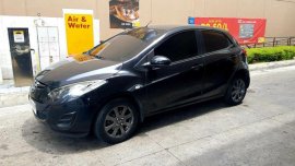 Selling 2nd Hand Mazda 2 2014 Hatchback in Makati