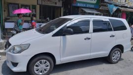 Selling Used Toyota Innova 2014 in Tagaytay