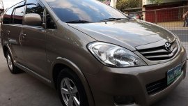 Selling Toyota Innova 2010 at 66000 km 