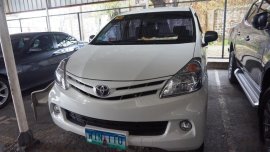 Selling White Toyota Avanza 2014 in Manila