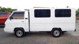 Selling 2nd Hand 2010 Mitsubishi L300 Van White 