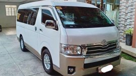 Selling White Toyota Grandia 2017 Van Automatic Diesel at 37000 km in San Carlos