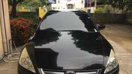 Selling 2nd Hand Black Honda Accord 2004 Automatic