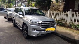 Selling Toyota Land Cruiser 2018 Automatic Diesel in Pasig