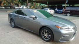Grey Lexus Es 350 2018 at 13000 km for sale in Pasig