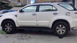 Selling White Toyota Fortuner 2007 at 105000 km in Quezon City