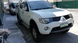 Selling Truck White 2009 Mitsubishi Strada Manual