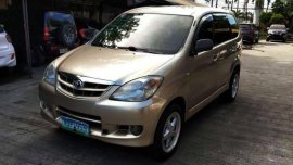 Selling Gold Toyota Avanza 2009 at 89,882 km in Cainta