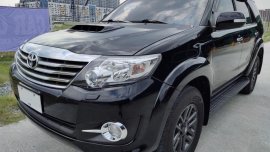 Sell Black 2015 Toyota Fortuner at 81000 km in Makati