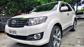 Pearlwhite 2015 Toyota Fortuner Automatic Diesel for sale in Quezon City 