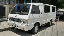 Selling Mitsubishi L300 2005 Manual Diesel in Quezon City