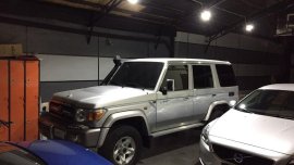 Selling Toyota Land Cruiser 2016 at 2000 km in Quezon City