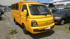 Selling 2nd Hand Hyundai H-100 2016 Manual Diesel at 5000 km in Cainta