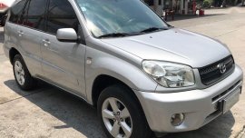 Selling 2nd Hand Toyota Rav4 2004 in Caloocan