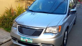 2nd Hand Chrysler Town And Country 2012 at 42000 km for sale