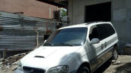 Selling 2nd Hand Kia Carnival 2000 in Biñan