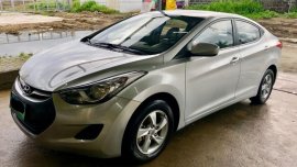 Selling Hyundai Elantra 2013 Manual Gasoline in Santa Rosa