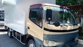 Isuzu Elf 2006 Van Manual Diesel for sale in Pasig