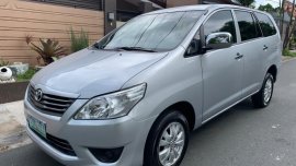 Selling 2nd Hand Toyota Innova 2012 Manual Gasoline at 19554 km in Caloocan
