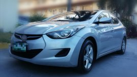 Selling Hyundai Elantra Manual 2012 