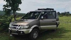 2nd Hand Isuzu Crosswind 2011 SUV at 85000 km for sale