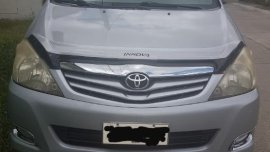 Selling 2nd Hand Toyota Innova 2010 in Cabuyao