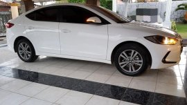 White Hyundai Elantra 2018 for sale in Balagtas