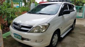 Selling 2nd Hand Toyota Innova 2005 Manual Diesel at 120000 km in Cainta