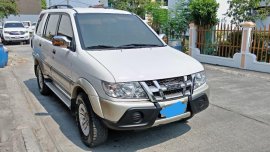 2nd Hand Isuzu Crosswind 2010 at 100000 km for sale