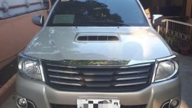 Selling 2nd Hand Toyota Hilux 2015 Automatic Diesel in Lipa