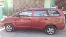 Red Toyota Innova 2005 for sale in Talavera