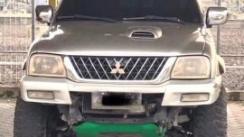 Selling Used Mitsubishi Strada 2006 in Batangas City