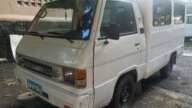 Selling Mitsubishi L300 2011 Manual Diesel in Quezon City