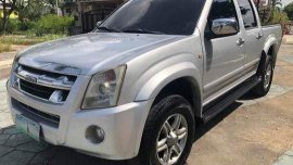 Silver Isuzu D-Max 2011 for sale in Talisay