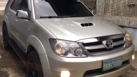 Selling Toyota Fortuner 2005 Automatic Diesel in Lipa