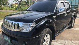 Selling Black Nissan Navara 2009 Manual Diesel 