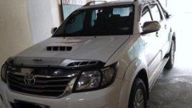 Sell White 2014 Toyota Hilux at 63953 km 