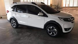 Selling 2nd Hand White Honda Br-V 2017