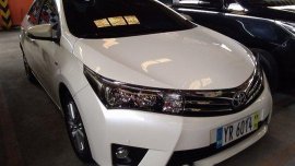 White Toyota Corolla Altis 2015 Automatic Gasoline for sale 