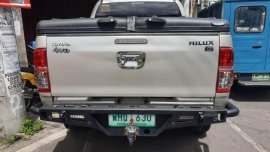 2nd Hand Toyota Hilux 2013 at 100000 km for sale