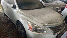 Selling White Nissan Altima 2015 at 16000 km in Makati