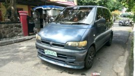 Nissan Serena 2004 for sale in Las Piñas