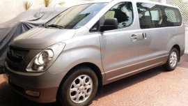 Selling 2nd Hand Hyundai Starex 2014 in Makati