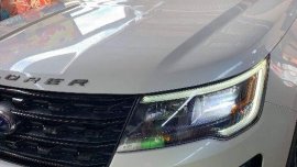 Selling Ford Explorer 2018 Automatic Gasoline in Davao City