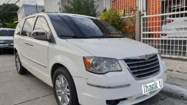Selling 2nd Hand Chrysler Town And Country 2009 in Muntinlupa