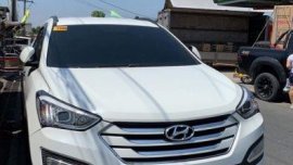 2nd Hand Hyundai Santa Fe 2014 at 77000 km for sale