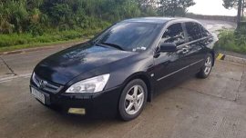 Selling Black Honda Accord 2005 at 60000 km 